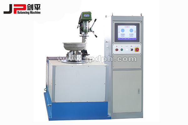 汽車(chē)輪轂動(dòng)平衡機(jī)