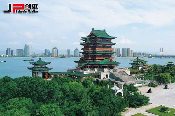 匡廬奇秀甲天下，劍平平衡機美名揚